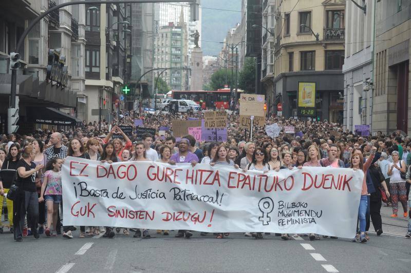 Fotos: Miles de personas protestan en Bilbao por la puesta en libertad de &#039;La Manada&#039;