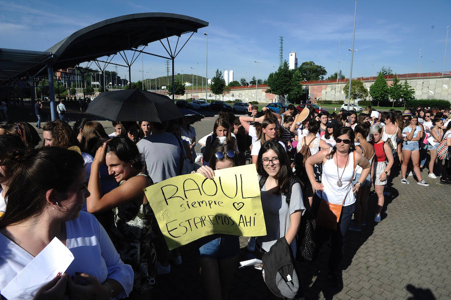 Fotos: Largas colas para el concierto de OT en el BEC