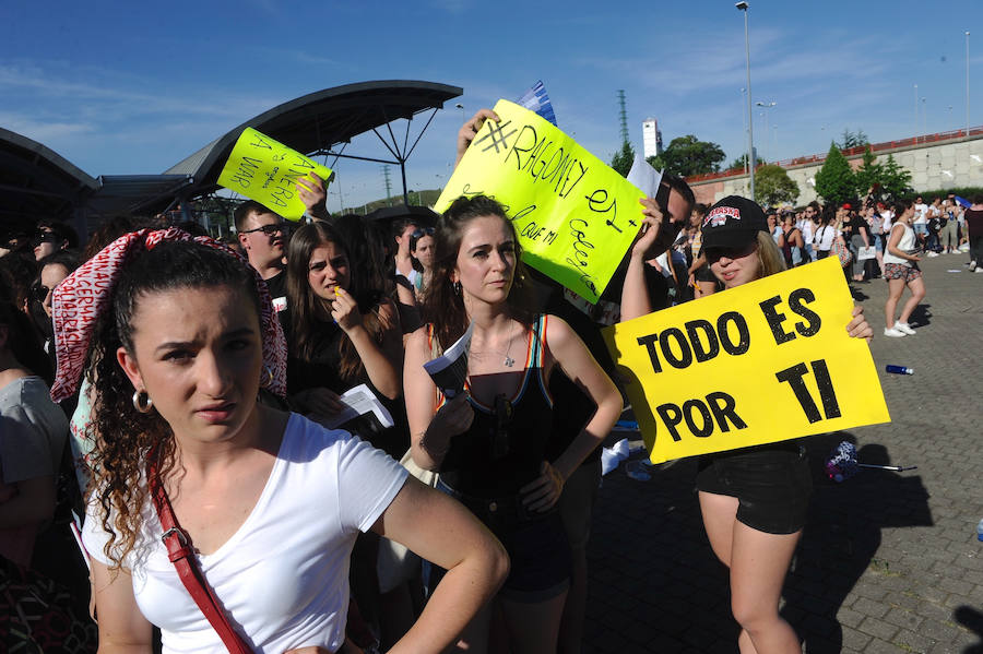 Fotos: Largas colas para el concierto de OT en el BEC