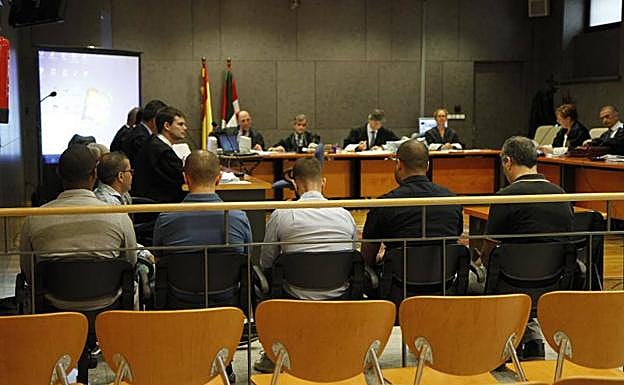 Ayer por la mañana se celebró la primera sesión del juicio.