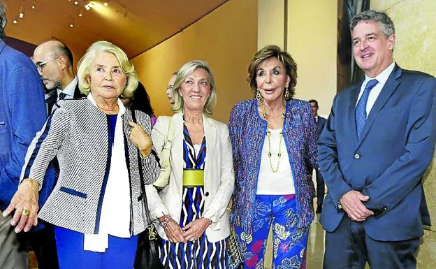 Victoria Ybarra, Carmen Baldrés, Pilar Aresti y Joxean Muñoz. 