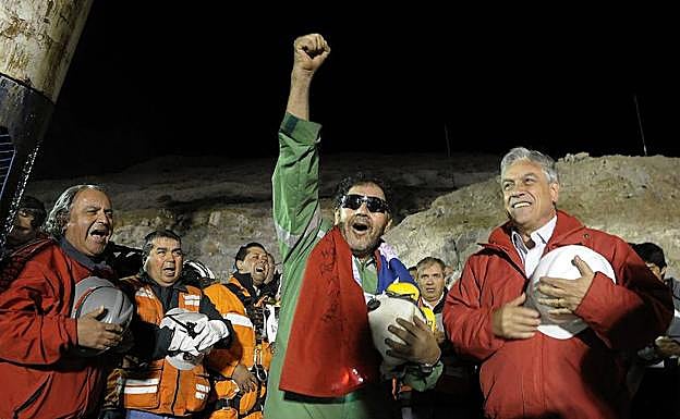 Luis Urzua fue el último minero rescatado.
