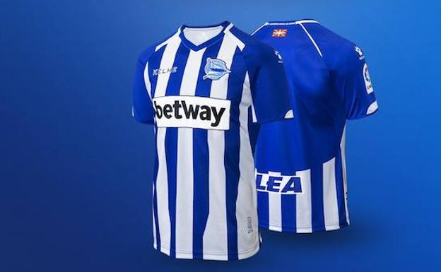 La nueva camiseta recupera las rayas.