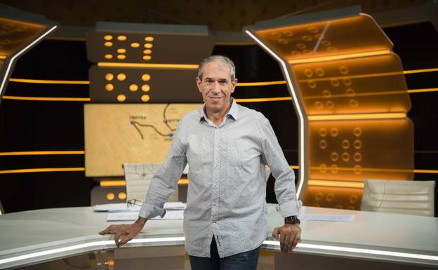 Carlos de Andrés, periodista especializado en ciclismo, contará un año más el Tour para los espectadores de Televisión Española.