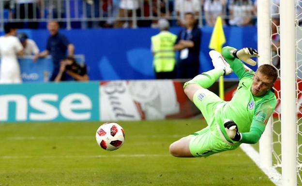 Pickford, durante el encuentro ante Suecia.