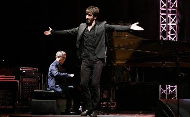 El bailaor Daniel Navarro, junto con el pianista Chano Domínguez.