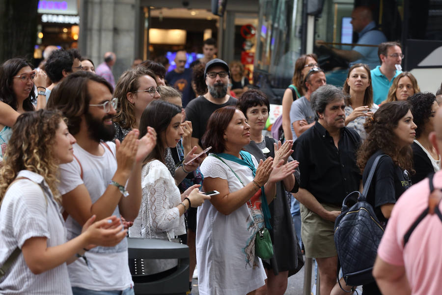 Techno árabe en plena calle para arrancar el festival