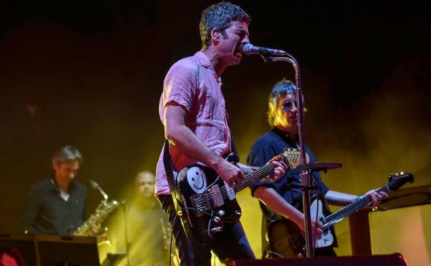 Noel Gallagher, durante el concierto ofrecido anoche en el BBK Live.