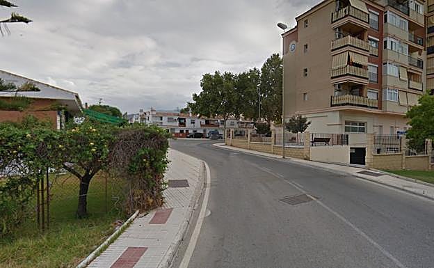 Hallan el cadáver de una mujer muerta hace un mes en su casa en Vélez-Málaga