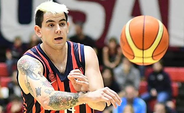 Gabriel Deck, que debutó en la liga con 14 años, en una época más rebelde. 