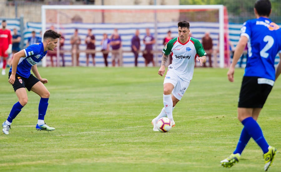 Fotos: Las fotos del partido entre el Alavés y el Logroñés en Laguardia