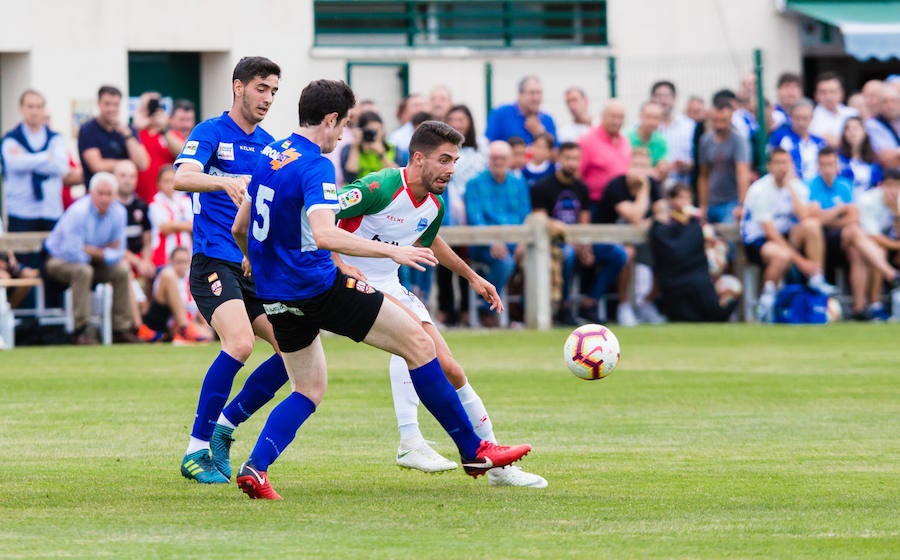 Fotos: Las fotos del partido entre el Alavés y el Logroñés en Laguardia