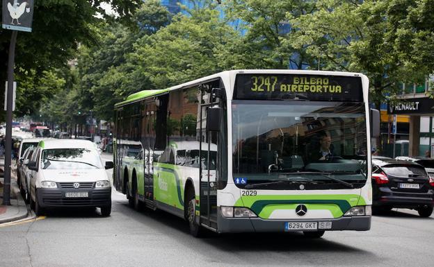 Bizkaibuseko autobusa, Bilbon.