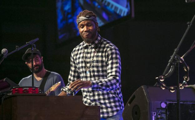 Cory Henry, en plena actuación. 