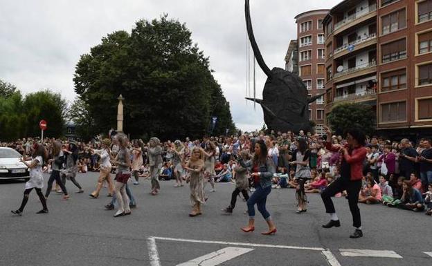 Zelaieta acogerá el final del desfile, que partirá del frontón de Gane a las siete y media de la tarde. 