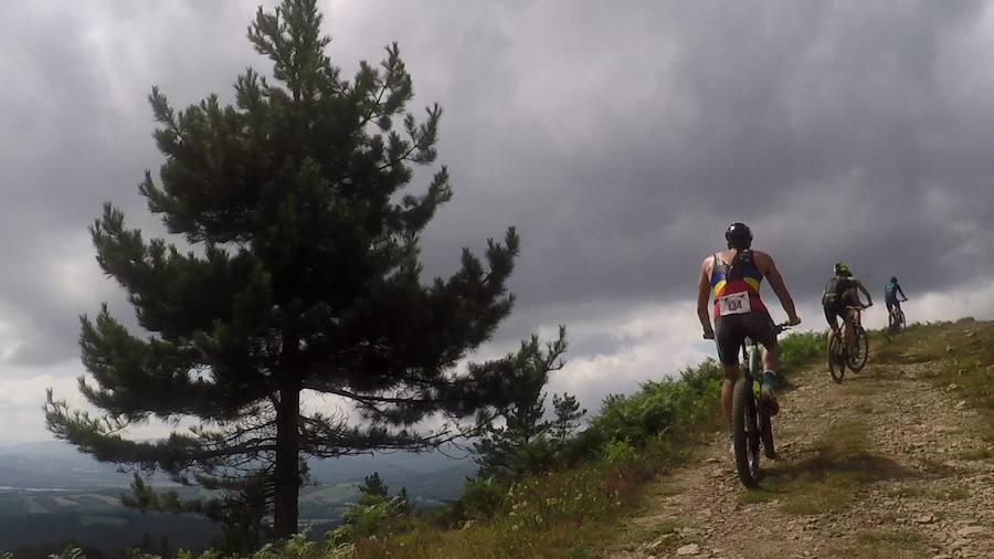 Fotos: El triatlón de montaña más duro de Euskadi, en imágenes