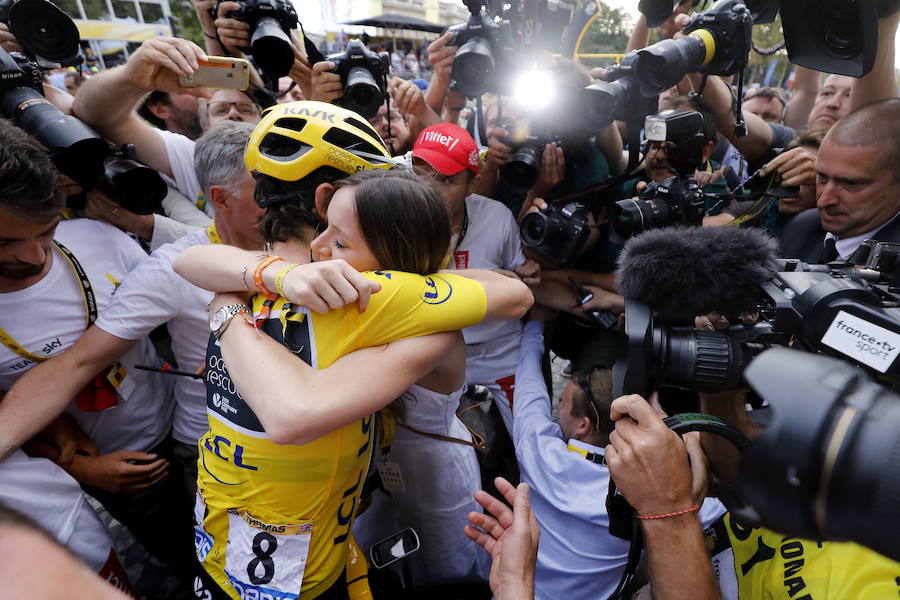 Geraint Thomas celebra con su esposa, Sarah Elen Thomas
