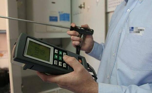 Condenado por hacerse pasar por revisor del gas y estafar cerca 900 euros en dos viviendas de Bakio y Nabarniz