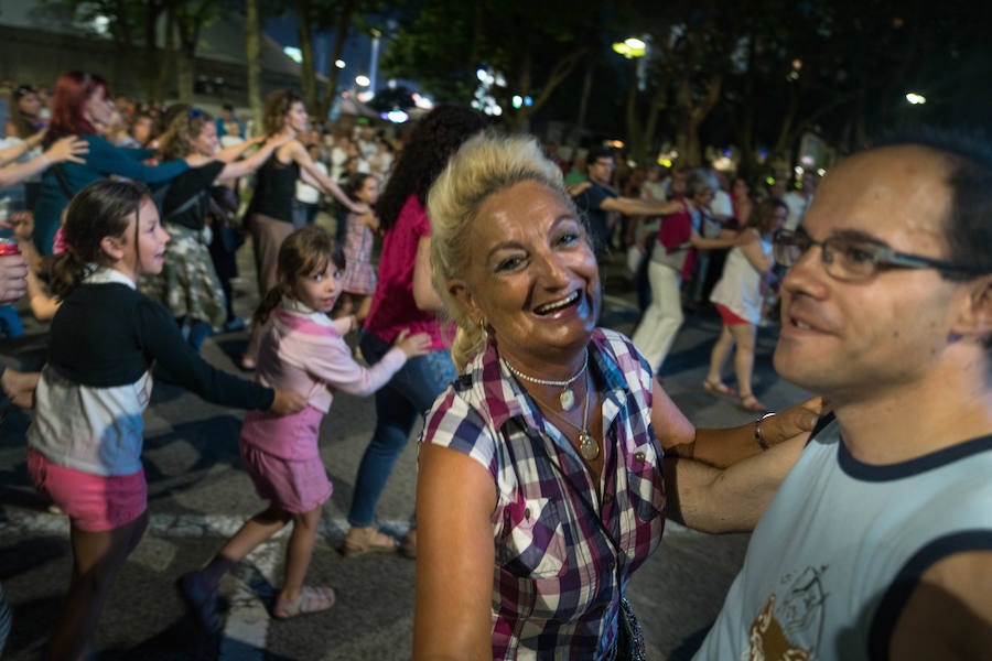 Fotos: De verbena con la orquesta &#039;Kosmos&#039;