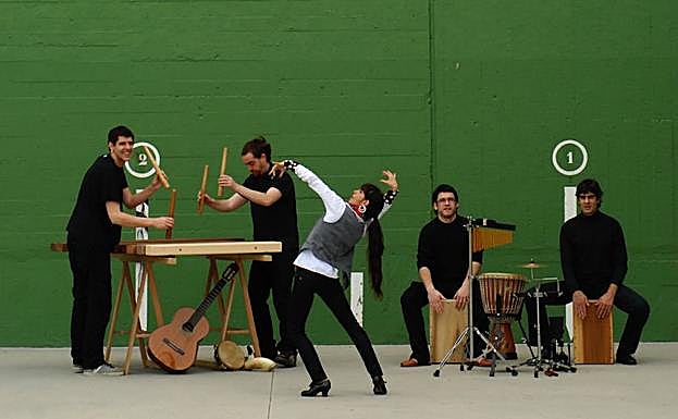 La Pulga konpainiaren 'Berriketan' saioa, ostiralean, Gasteizen