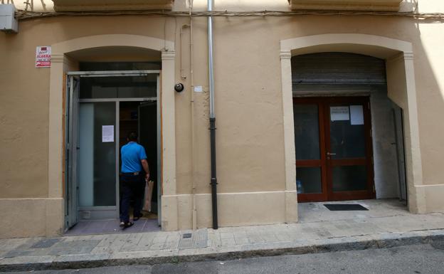 Exterior de la mezquita de Ripoll donde predicaba el imán Abdelbaki Es-Satty, adoctrinador de la célula yihadista que atentó en Cataluña.