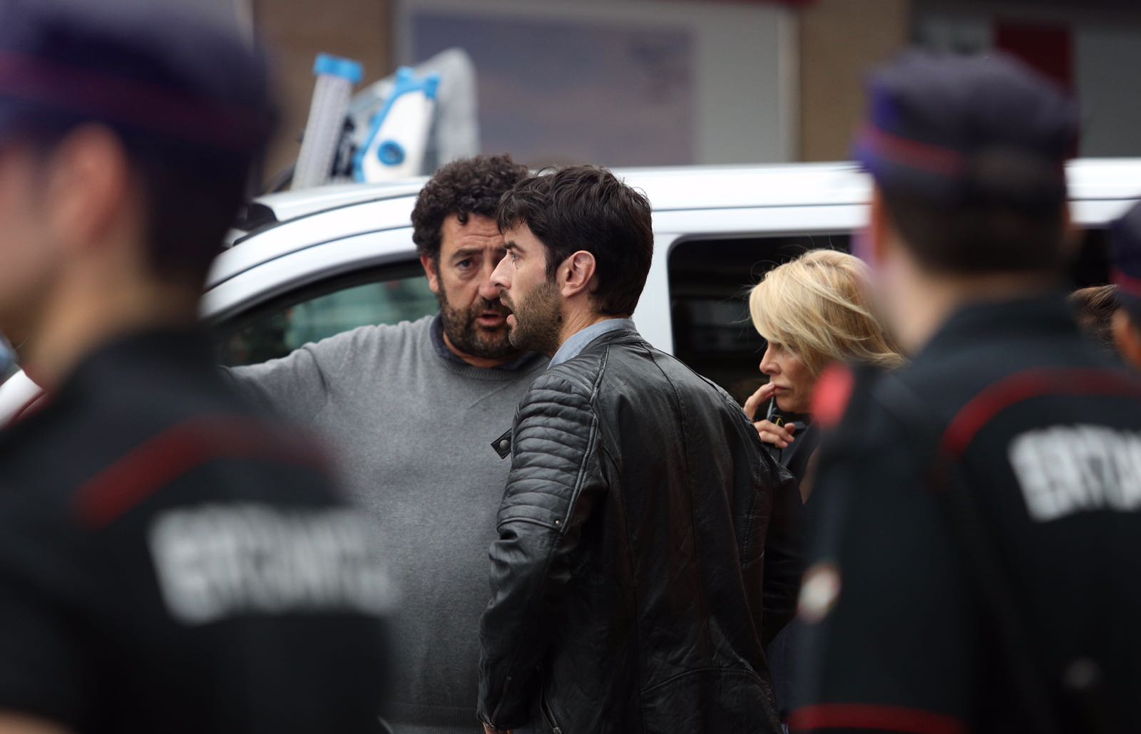 El equipo de 'El silencio de la ciudad blanca' se ha trasladado este lunes a la calle Dato para grabar uno de los momentos clave de la novela