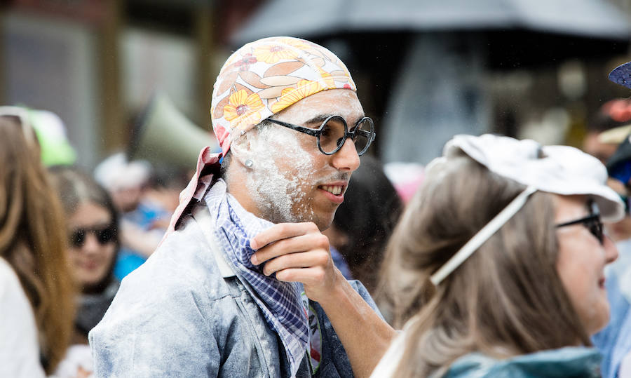 El equipo de 'El silencio de la ciudad blanca' se ha trasladado este lunes a la calle Dato para grabar uno de los momentos clave de la novela