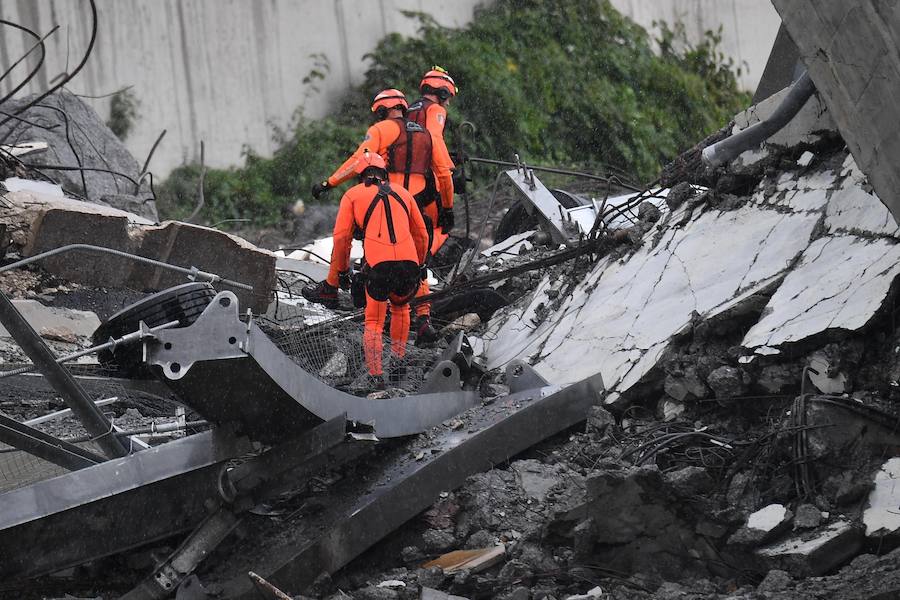 Fotos: Las imágenes del desplome del puente en Génova
