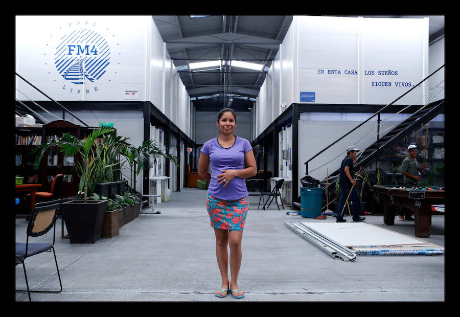 «24 horas con migrantes en México» un ensayo fotográfico de 47 imágenes, tomadas el 10 de agosto de 2018 presentando a los migrantes en búsqueda de su «sueño americano» arriesgando sus vidas a través del territorio mexicano - Desde la frontera sur con Guatemala hasta la frontera norte con Estados Unidos.