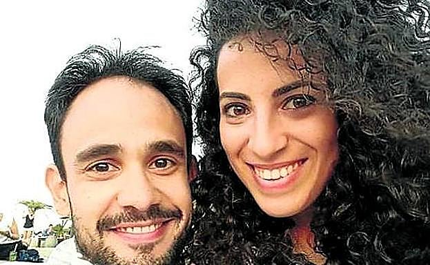 Imagen principal - Ersilia Piccino, su esposo, Roberto Robbiano, y su hijo Samuele, de 8 años. | Marta Danisi y Alberto Fanfani,se iban a casar en 2019. | Melissa Artus y Nathan Gusman,dos franceses fallecidos. Stella Boccia, de 24años, fallecida juntoa su novio.