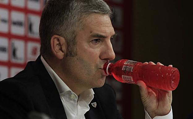 Josu Urrutia, en rueda de prensa. 