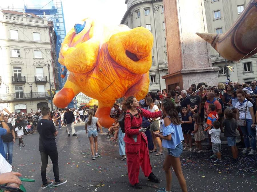 Fotos: El desfile de la ballena congrega a cientos de personas