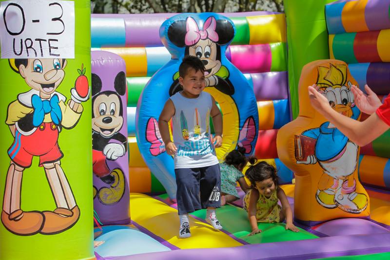 Fotos: Los más pequeños disfrutan del txikigune de la Aste Nagusia