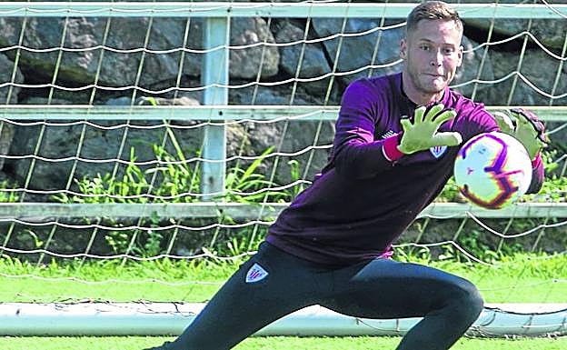 Remiro durante un entrenamiento.