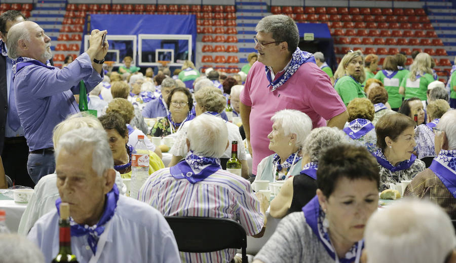 Fotos: Los mayores disfrutan de su día en Aste Nagusia
