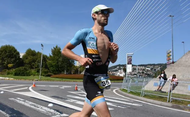 Ander Okamika, en los 30 km de la prueba a pie.