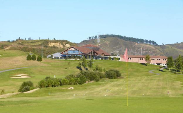 Despiden a dos empleados del campo de golf público de La Arboleda | El  Correo