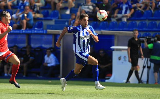 Rubén Sobrino, en una carrera en el partido de este domingo. 