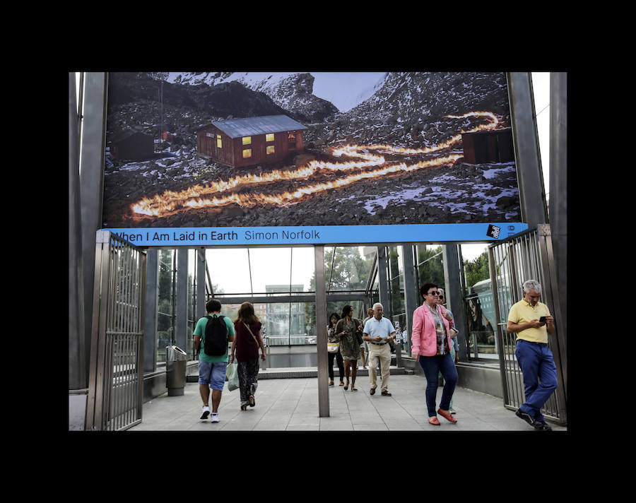 La popular muestra fotográfica acoge una selección de obras sobre el conflicto social y sus consecuencias