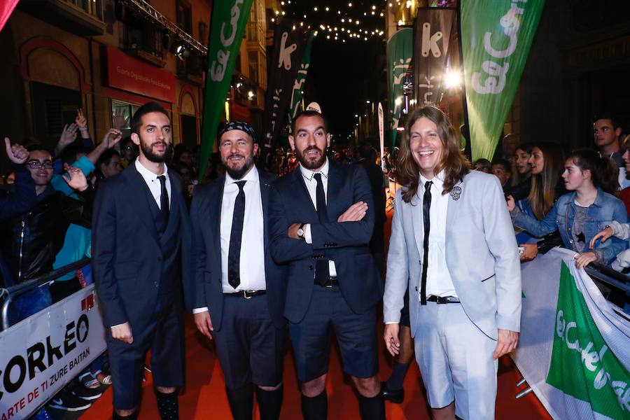 David Broncano, Ricardo Castella, Jorge Ponce y Marcos Martínez 'Grison', a su llegada a la alfombra naranja.