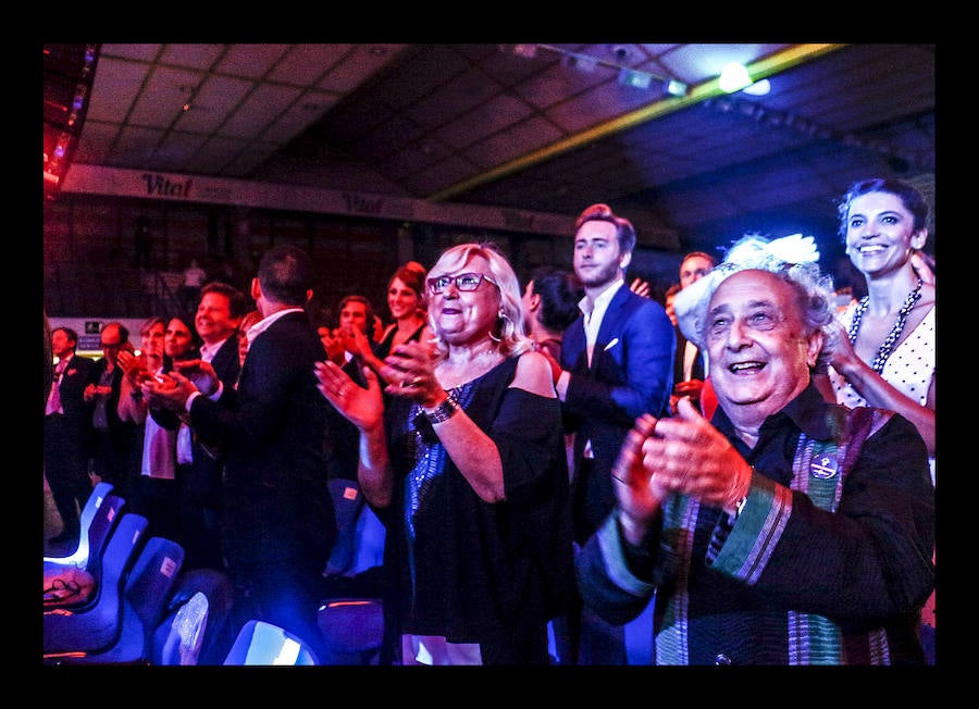 Una gala cargada de humor, nostalgia musical y guiños a Vitoria cierra el telón del X FesTVal con los rostros más populares de la pequeña pantalla