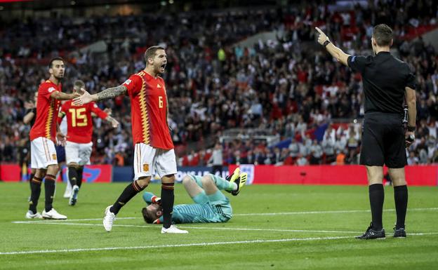 Iñigo disputó el sábado los últimos minutos del partido entre Inglaterra y España./