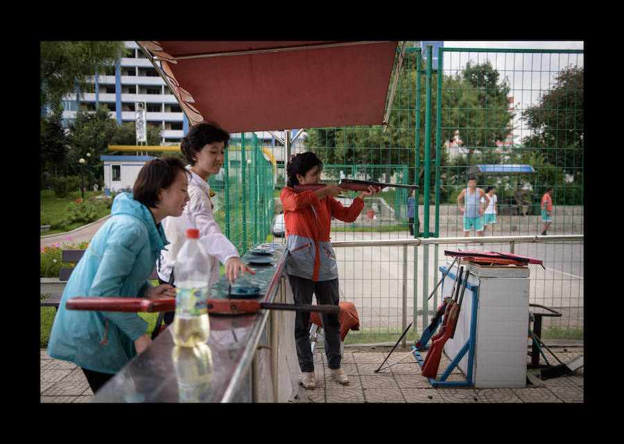 Así es la vida cotidiana de los ciudadanos de la ciudad más poblada de Corea del Norte, Pyongyang