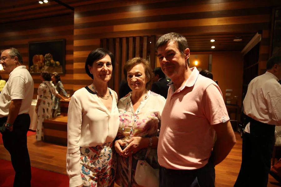 Marga Atutxa, Loli Jaio y Ricardo Asúa.