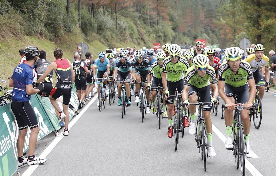 Fotos: Las mejores fotos de la etapa de la Vuelta entre Getxo y Oiz