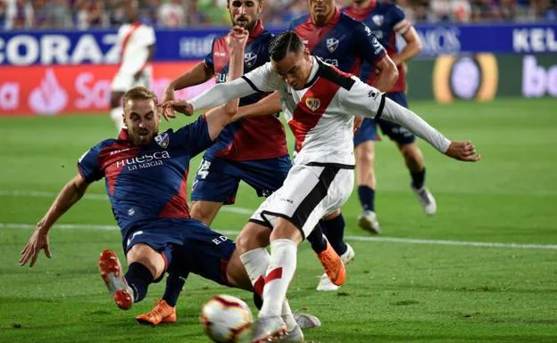 El Rayo le amarga el debut en casa al Huesca