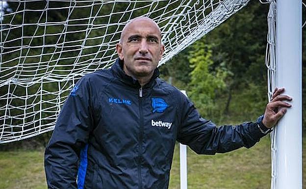 Abelardo, en un entrenamiento del Alavés. 