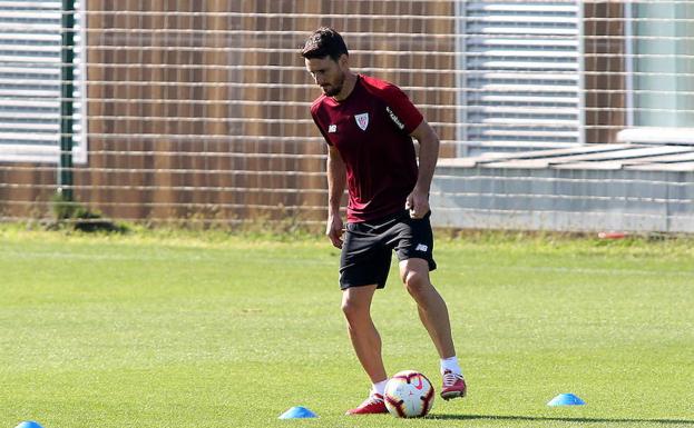 Aduriz, durante un entrenamiento