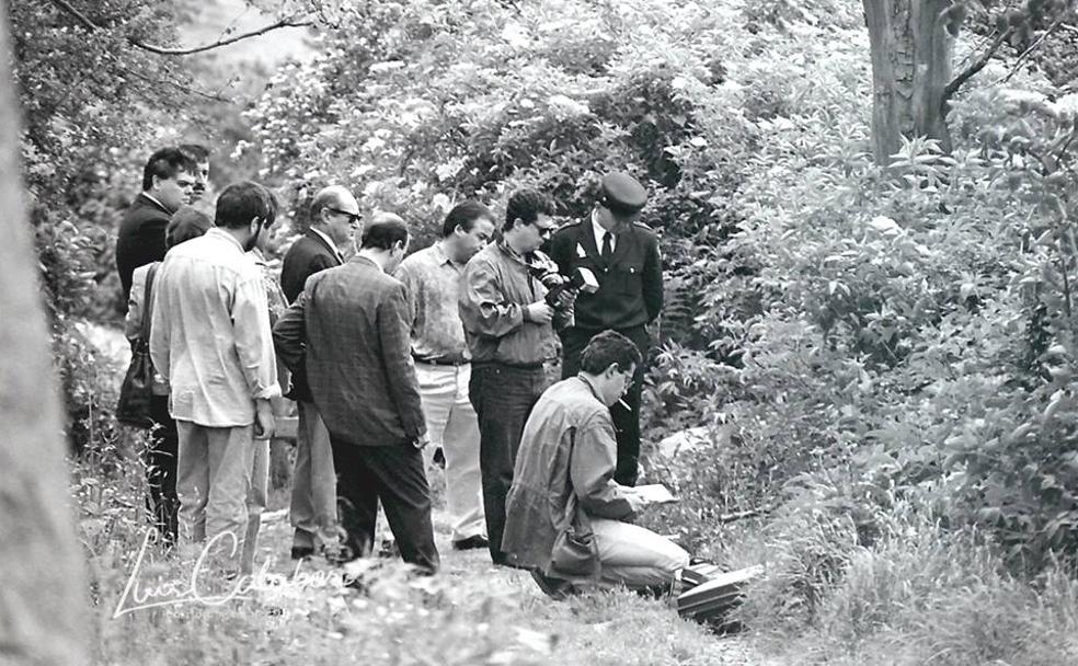 Momento del levantamiento del cadáver de Henar.