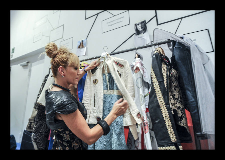 Ocho talentos de la aguja participan enel vigésimo séptimo Encuentro de Nuevos Creadores sobre la pasarela de Artium